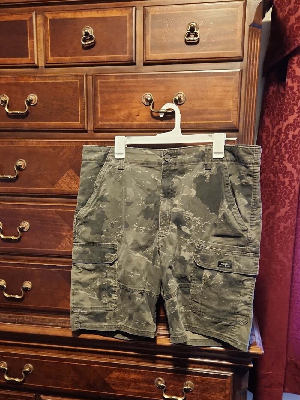 Wrangler Men's Olive Green Camo Cargo Shorts